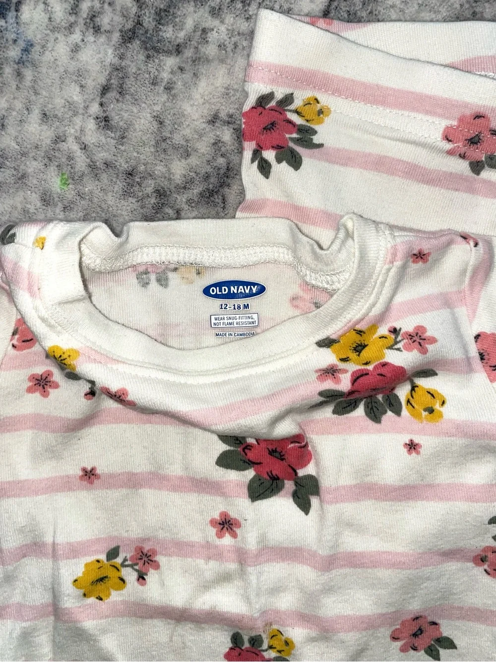 Old Navy pajama set size 12-18 months